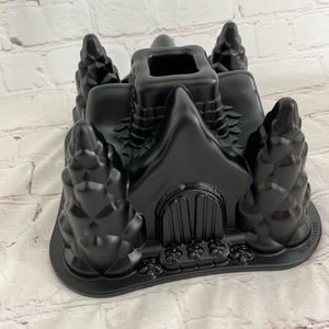 New Nordic Ware Fairytale Cottage Castle Princess Bundt Cake Pan 10 Cups Usa